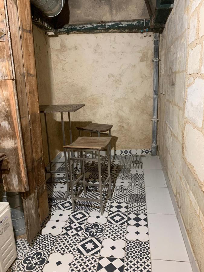 Chambre Avec Salle De Bain Et Cuisine Privee Centre Ville Historique Avec Climatisation Et Patio Bordeaux Esterno foto